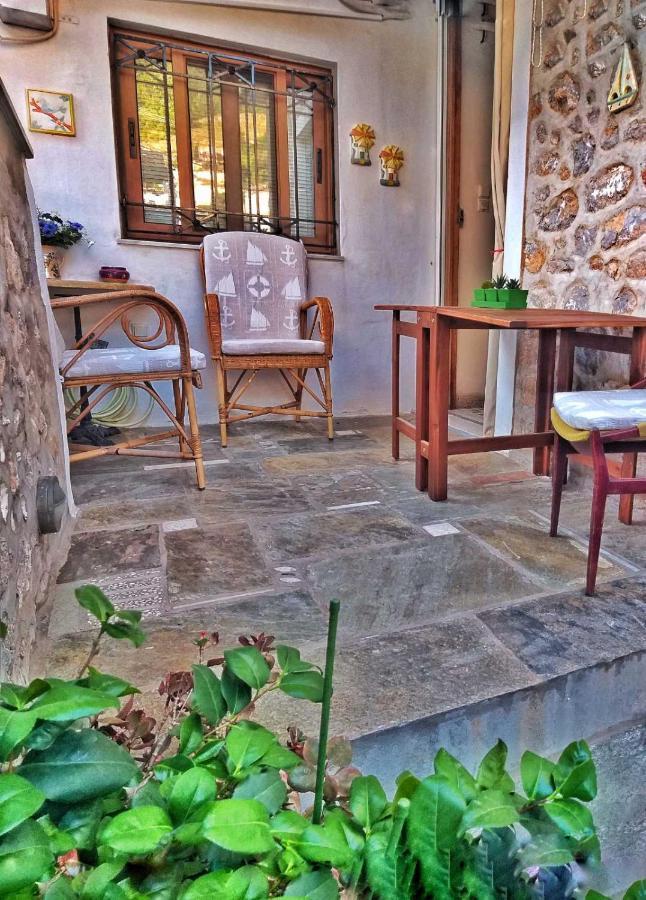 Apartamento Mansion Alexandri Hidra Exterior foto